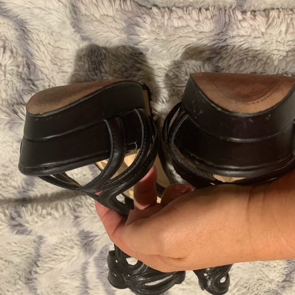 Jessica Simpson platform T Strap heels size 6 - Picture 4 of 7